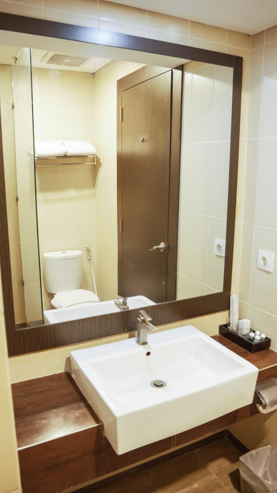 Tasneem Hotel Malioboro Γιογκιακάρτα Εξωτερικό φωτογραφία
