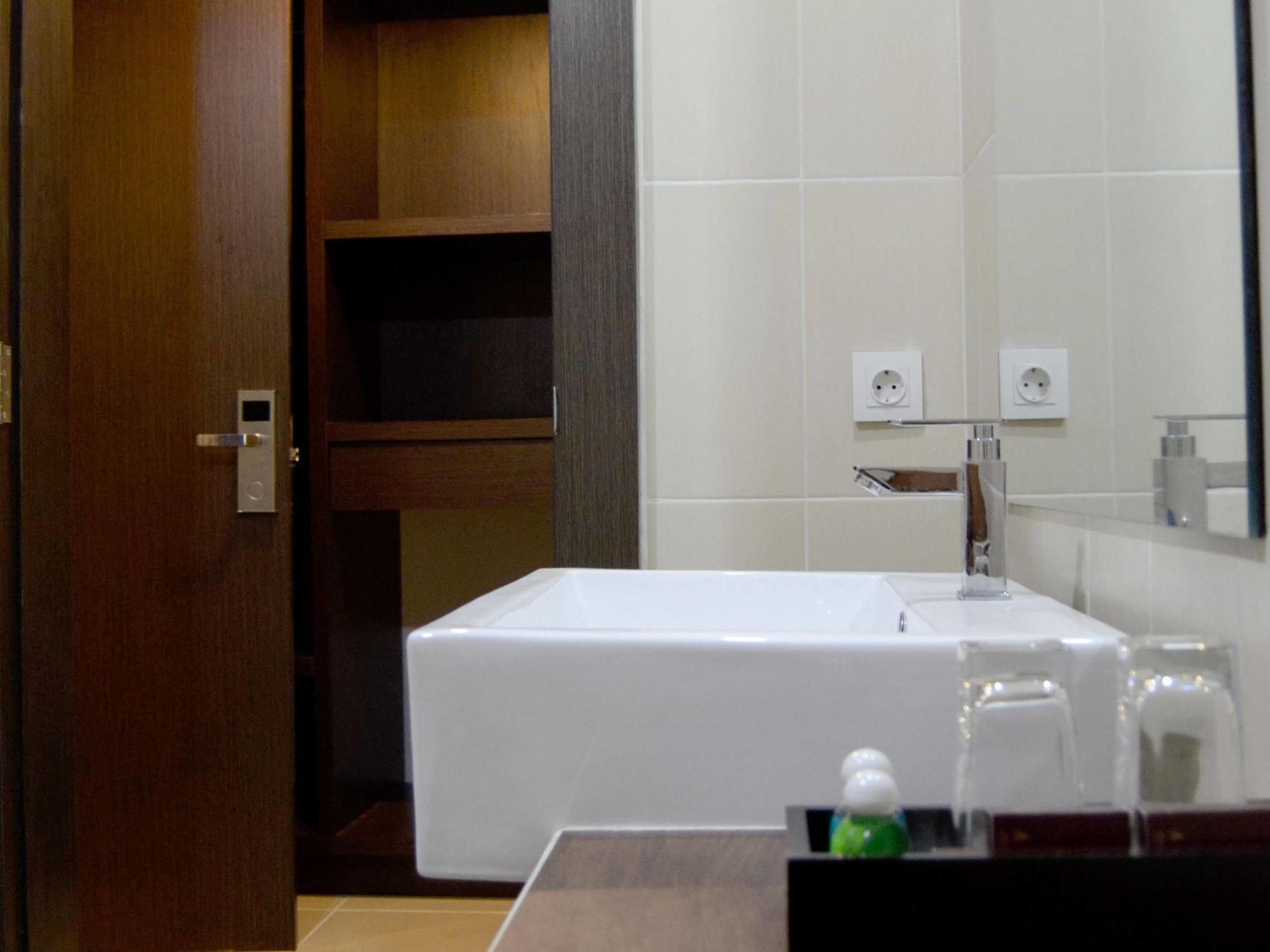 Tasneem Hotel Malioboro Γιογκιακάρτα Εξωτερικό φωτογραφία